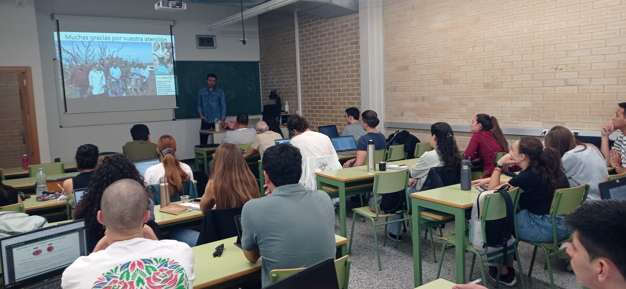 Seminario de mejora genética de frutales en la Universidad Politécnica de Valencia para los alumnos de Máster en Mejora Genetica Vegetal (UPV) y emPLANT - Eramus mundus Plant breeding Máster